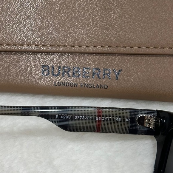 Burberry Black Unisex Sunglasses - Picture 6 of 8